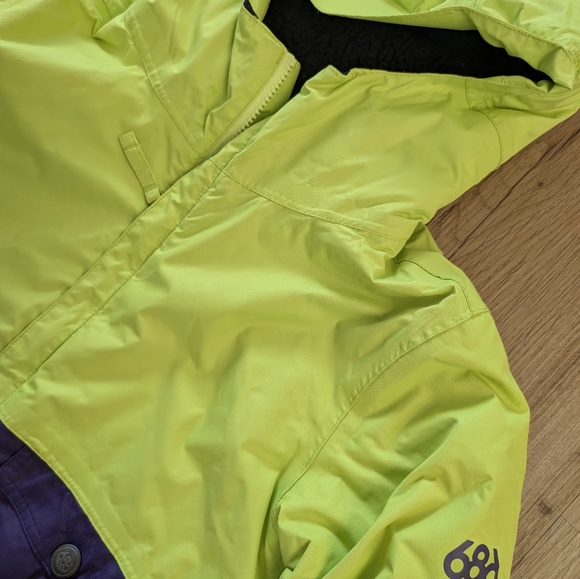686 Snow Jacket - Picture 3 of 5